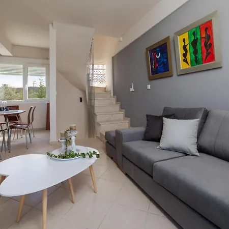 Pigadaki Дом отдыха *